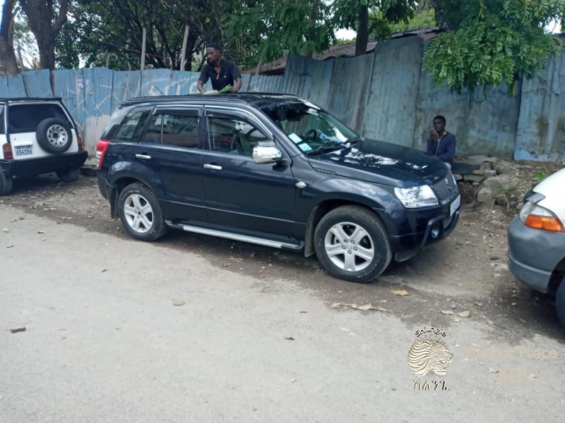 Car for sell used it is urgent Suzuki grand vitara automatic