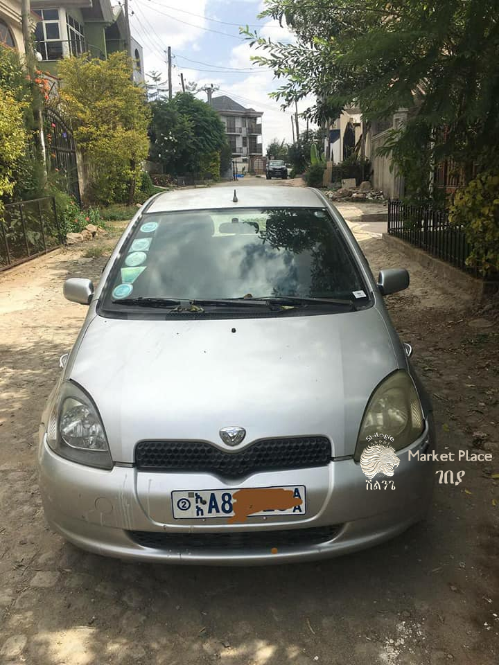  Toyota Vitz