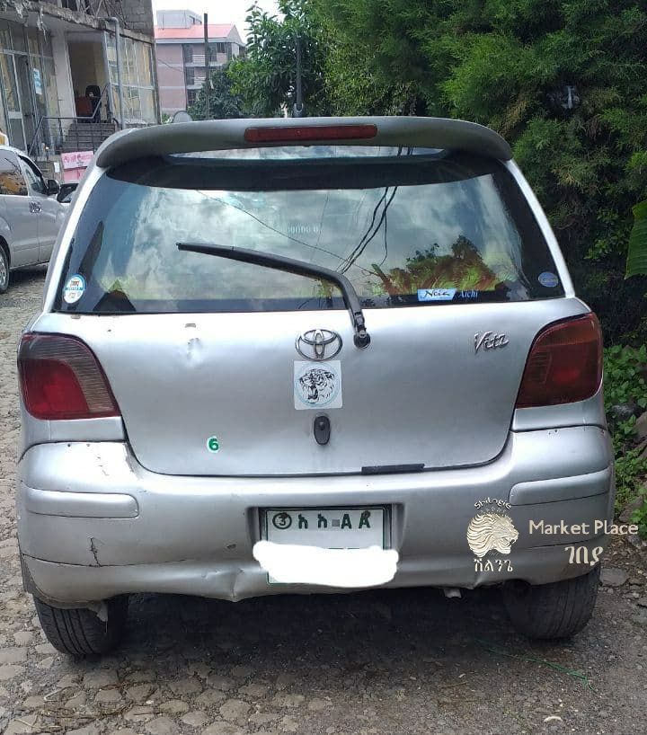 Vitz 2004