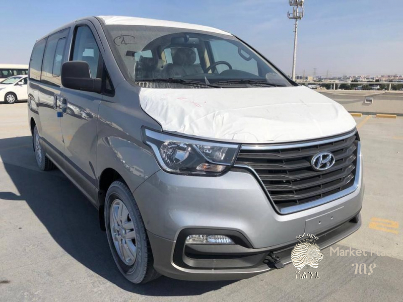 Hyundai_Starex_H1