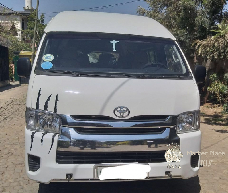 Toyota Hiace High Roof