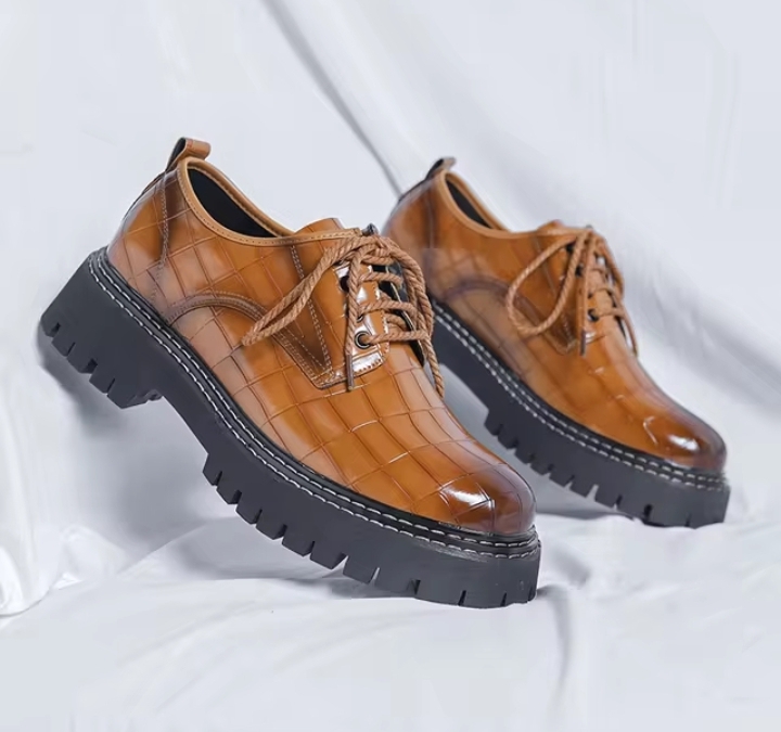 Stylish leather Oxford shoes 