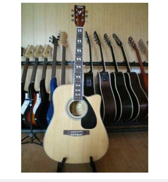 Yamaha box guitar 