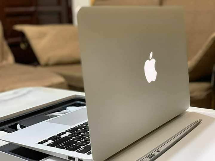 Apple Macbook air