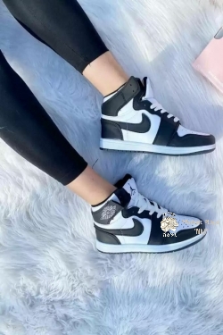 â™•   Nike Jordan