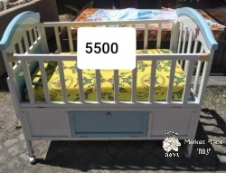  Child bed slightly used