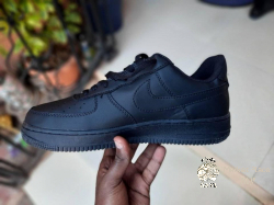 Black Nike airforce