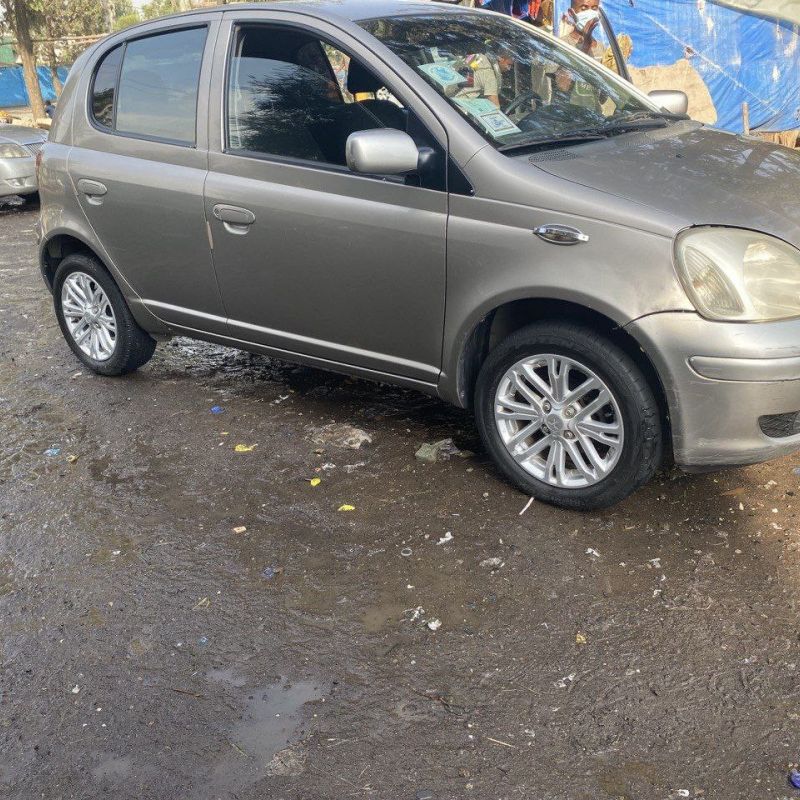 Vitz Yaris for sale